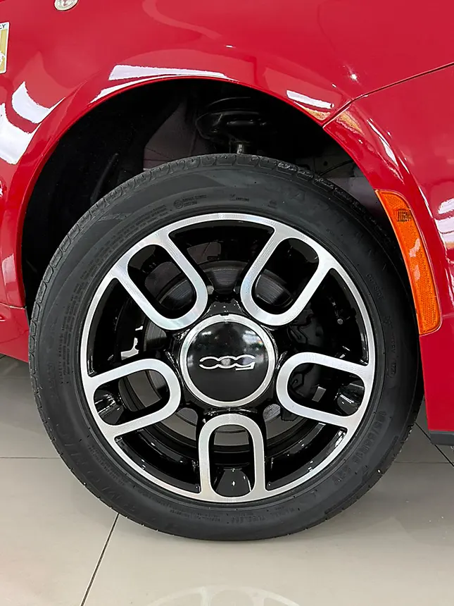 Carro fiat 500 cabrio dual 2014-5 na Beretta Automóveis em Criciúma