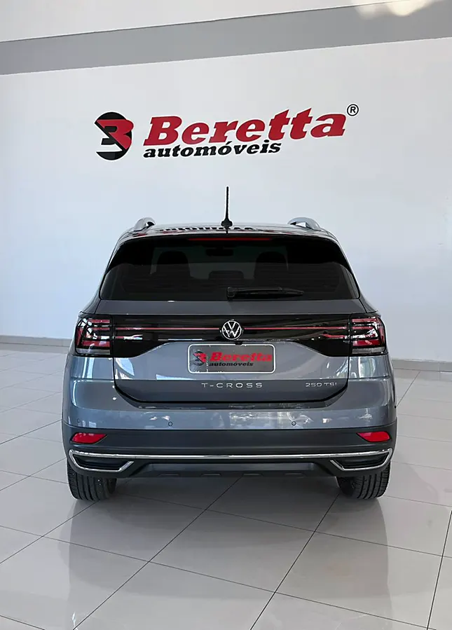 Carro volkswagen t cross hl tsi 2023-3 na Beretta Automóveis loja de carros em Criciúma
