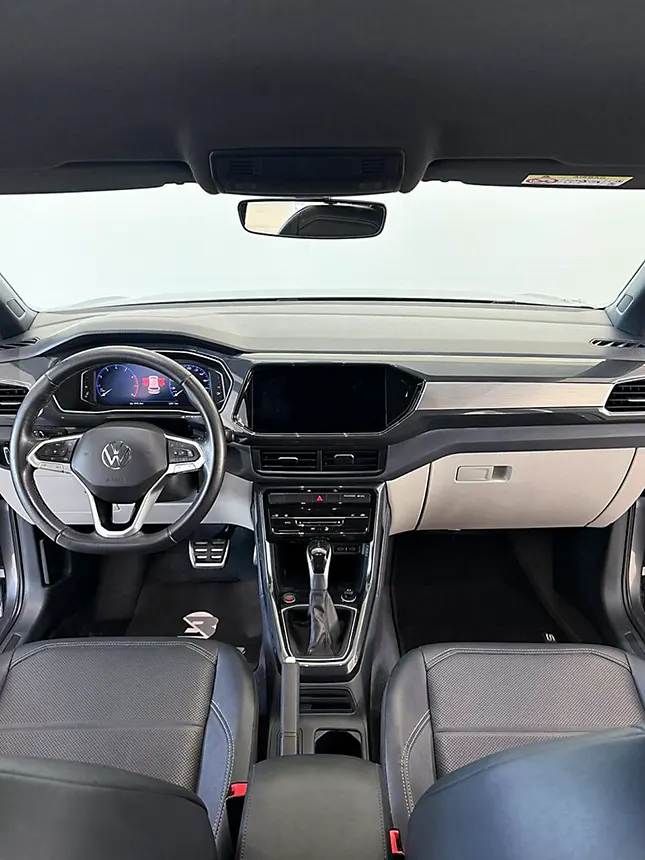 Carro volkswagen t cross hl tsi 2023-6 na Beretta Automóveis em Criciúma
