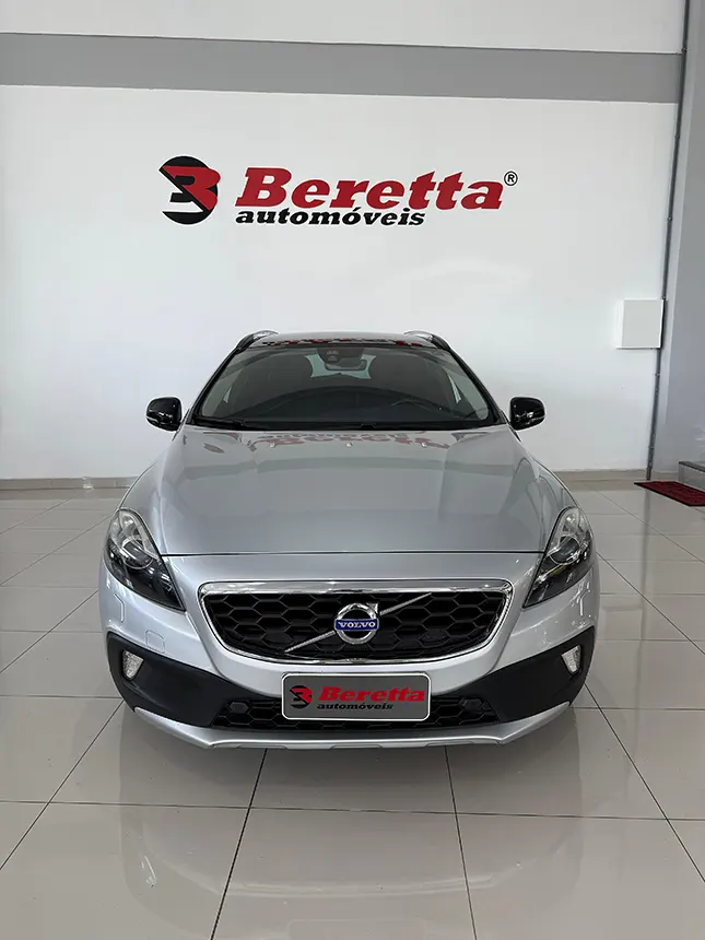 Volvo v40 cc t5 awd dyn 2016-1 na Beretta Auto móveis em Criciúma