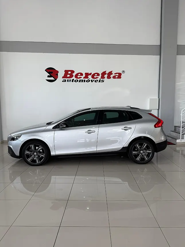 Volvo v40 cc t5 awd dyn 2016-2 na Beretta Automóveis em Criciúma