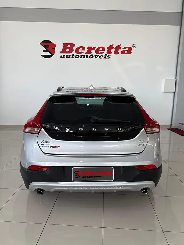 Volvo v40 cc t5 awd dyn 2016-3 na Beretta Automóveis em Criciúma