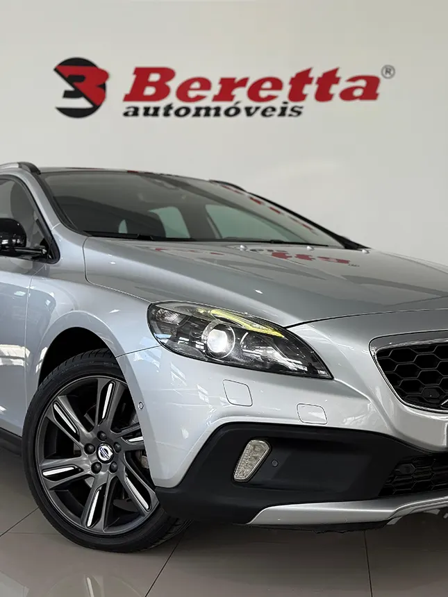Volvo v40 cc t5 awd dyn 2016-4 na Beretta Automóveis em Criciúma