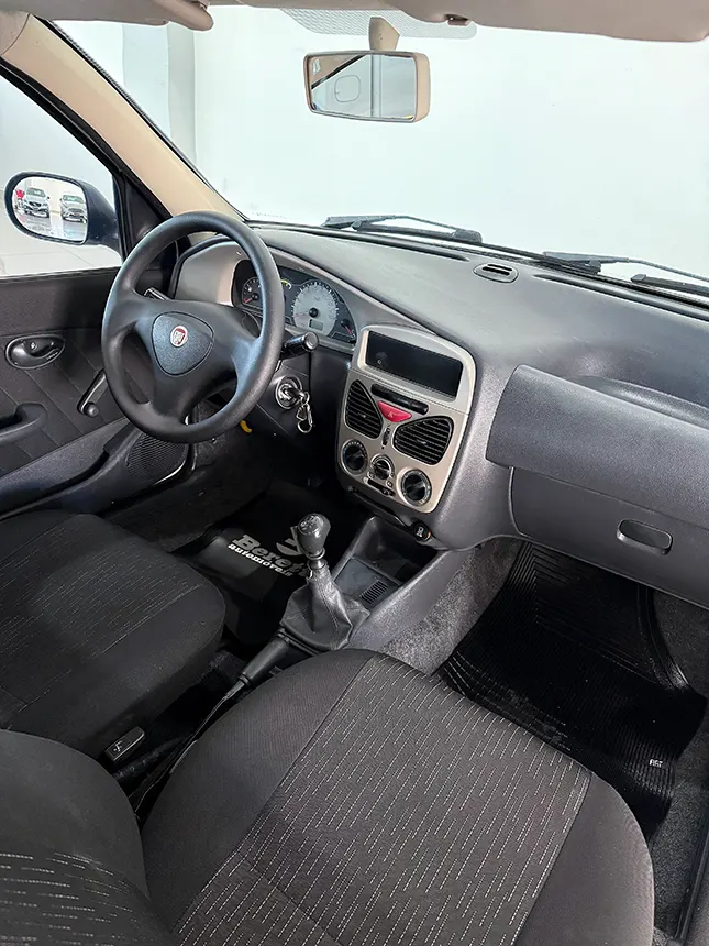 Carro fiat palio fire economy 2014-8 na Beretta Automóveis em Criciúma