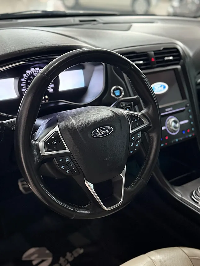 Carro ford fusion titgtdiawd 2018-7 na Beretta Automóveis em Criciúma