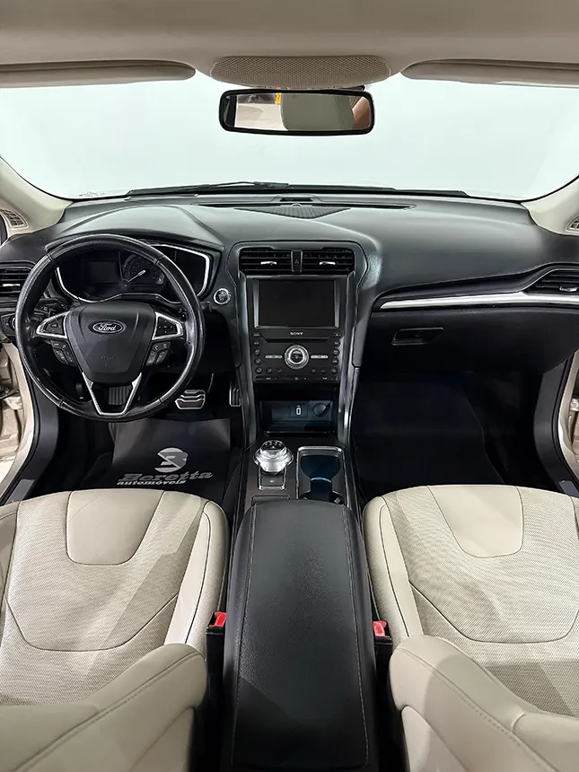 Carro ford fusion titgtdiawd 2018-9 na Beretta Automóveis em Criciúma