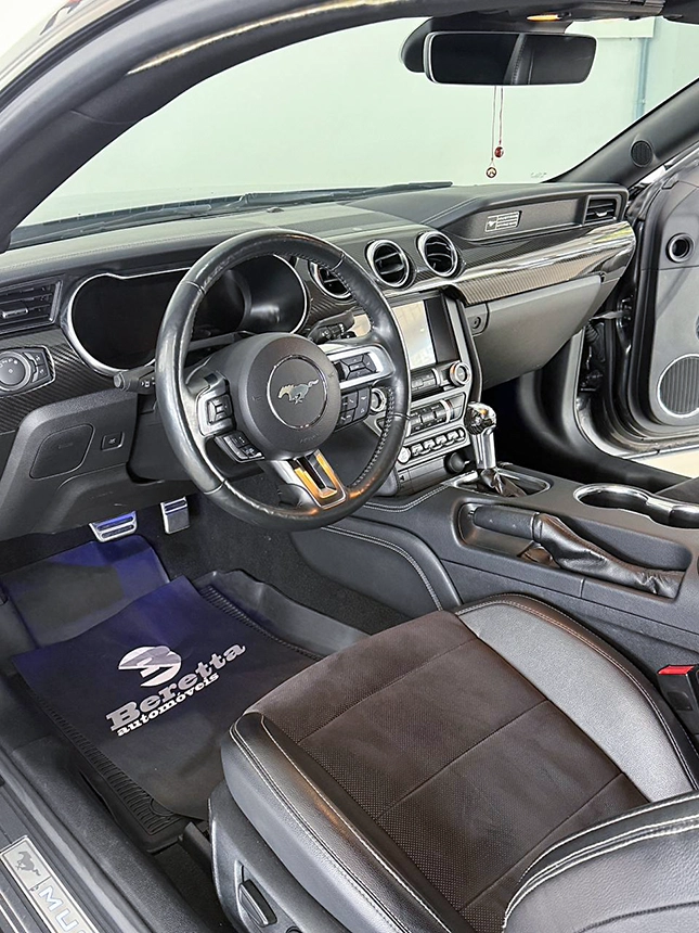 Carro ford mustang gt 2020-8 na Beretta Automóveis em Criciúma