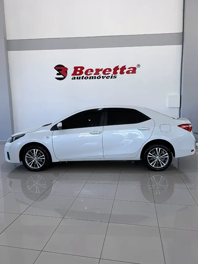 Carro toyota corolla xei 2.0 flex 2015-2 na Beretta Auto móveis em Criciúma