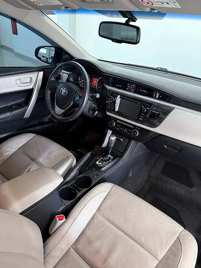 Carro toyota corolla xei 2.0 flex 2015-6 na Beretta Automóveis em Criciúma