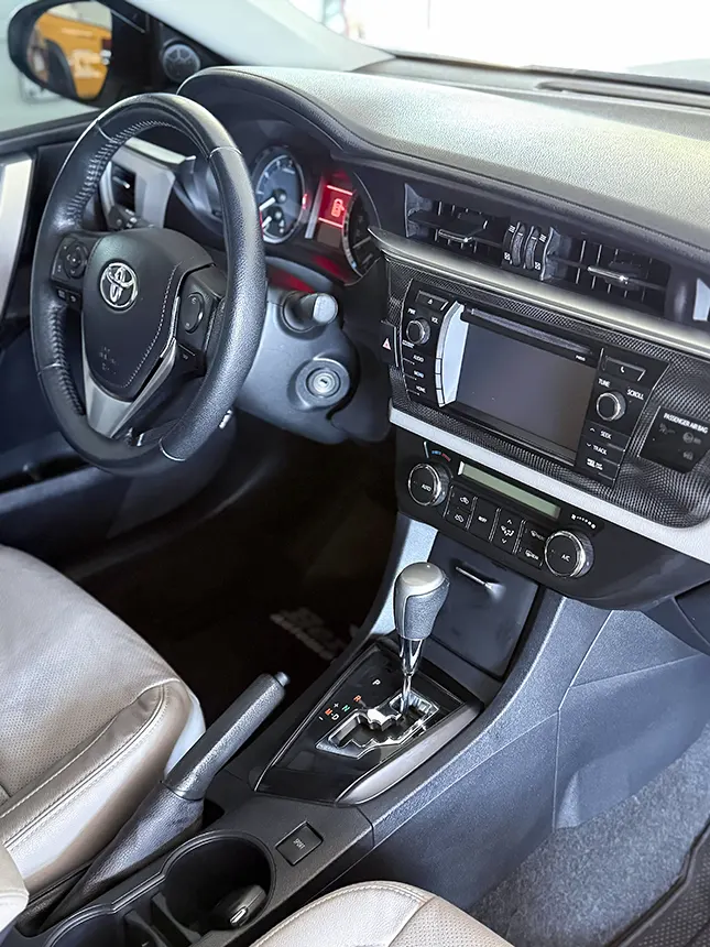 Carro toyota corolla xei 2.0 flex 2015-8 na Beretta Automóveis em Criciúma