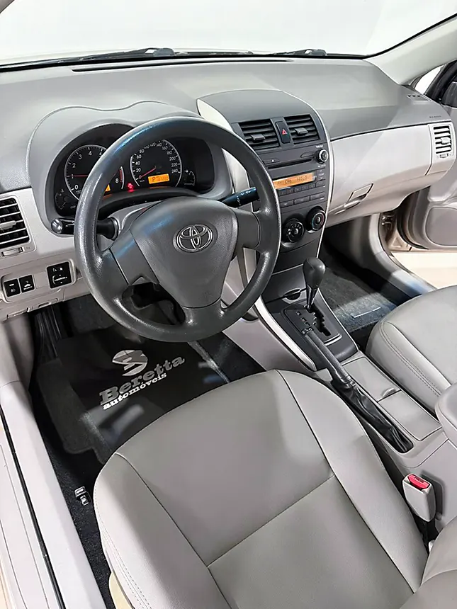 Carro toyota corolla xli 1.8 flex 2009-6 na Beretta Automóveis em Criciúma