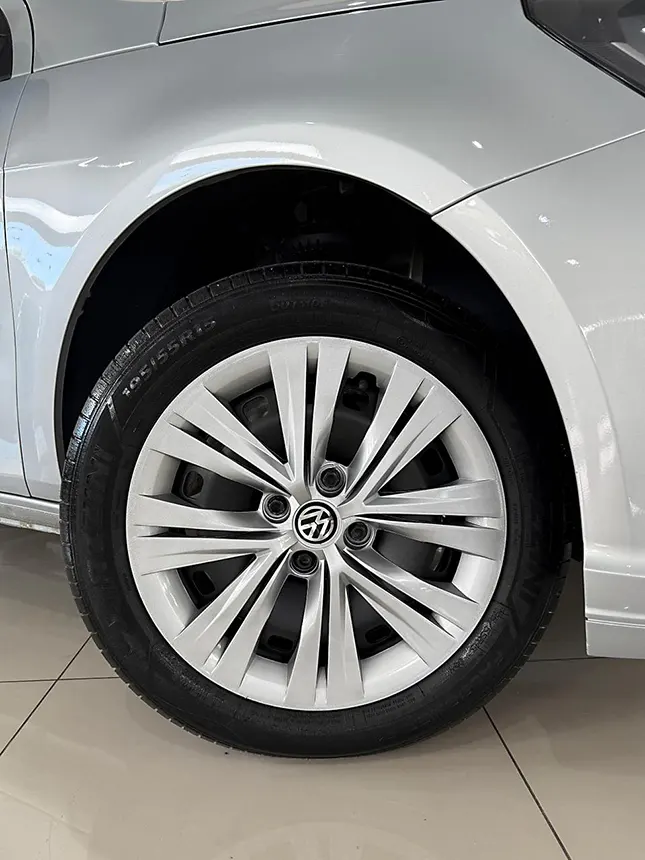 Carro volkswagen voyage mpi 2023 -4 na Beretta Automóveis em Criciúma SC