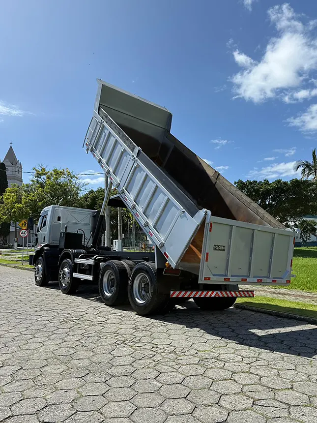 Caminhão cargo 2629 6x4 2017-10 na Beretta Automóveis em Criciúma