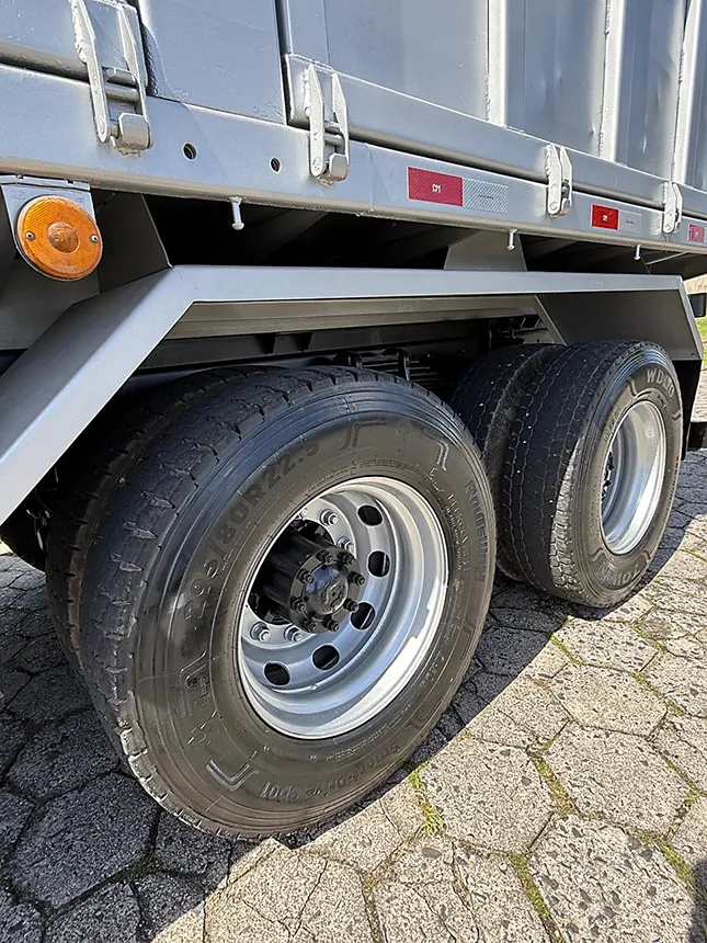 Caminhão cargo 2629 6x4 2017-13 na Beretta Automóveis em Criciúma