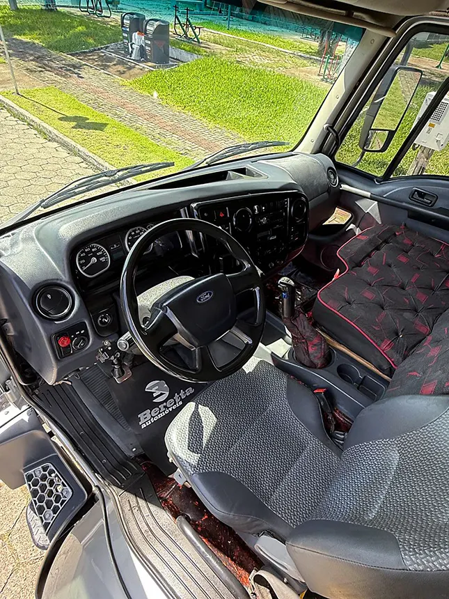 Caminhão cargo 2629 6x4 2017-15 na Beretta Automóveis em Criciúma