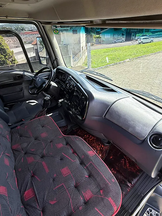 Caminhão cargo 2629 6x4 2017-16 na Beretta Automóveis em Criciúma