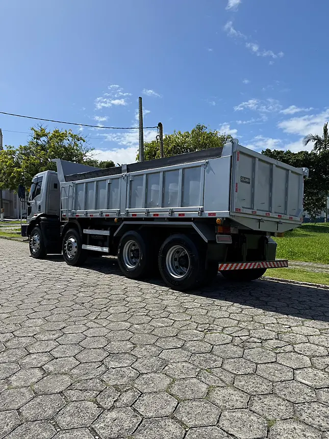 Caminhão cargo 2629 6x4 2017-4 na Beretta Automóveis em Criciúma