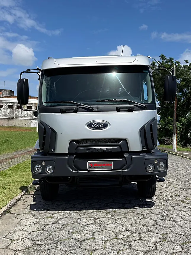 Caminhão cargo 2629 6x4 2017-6 na Beretta Automóveis em Criciúma