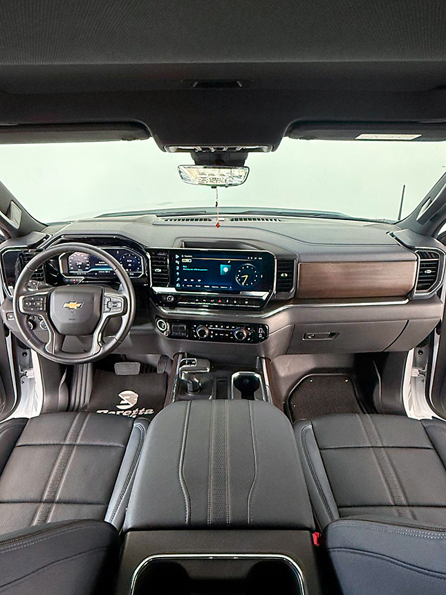 Veiculo camioneta chevrolet silverado high country 2025-7 na Beretta Automóveis em Criciúma