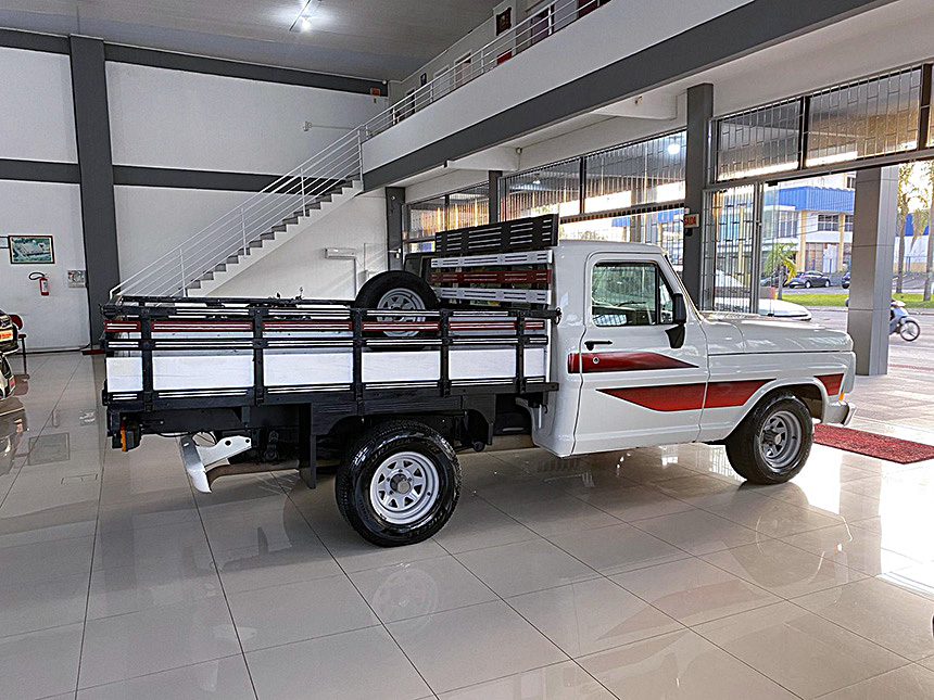 Camioneta ford f1000 1990-4 na Beretta Automóveis em Criciúma