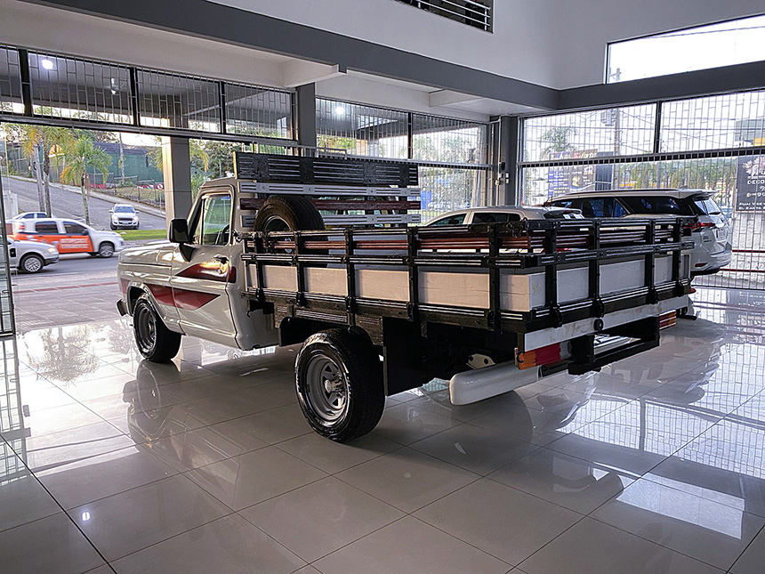 Camioneta ford f1000 1990-5 na Beretta Automóveis em Criciúma