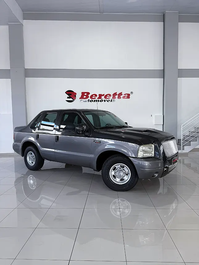 Ford f250 trv tropiclass 2001 na Beretta Autom veis em Crici ma SC