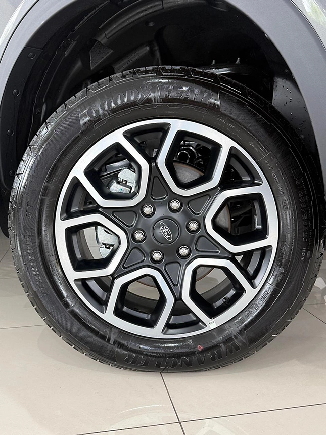 Veiculo camioneta ford ranger limited plus 2026-5 na Beretta Automóveis em Criciúma