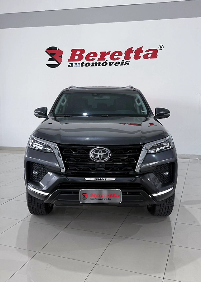 Camioneta toyota hilux swsrxa4fd 2023-1 na Beretta Auto móveis em Criciúma