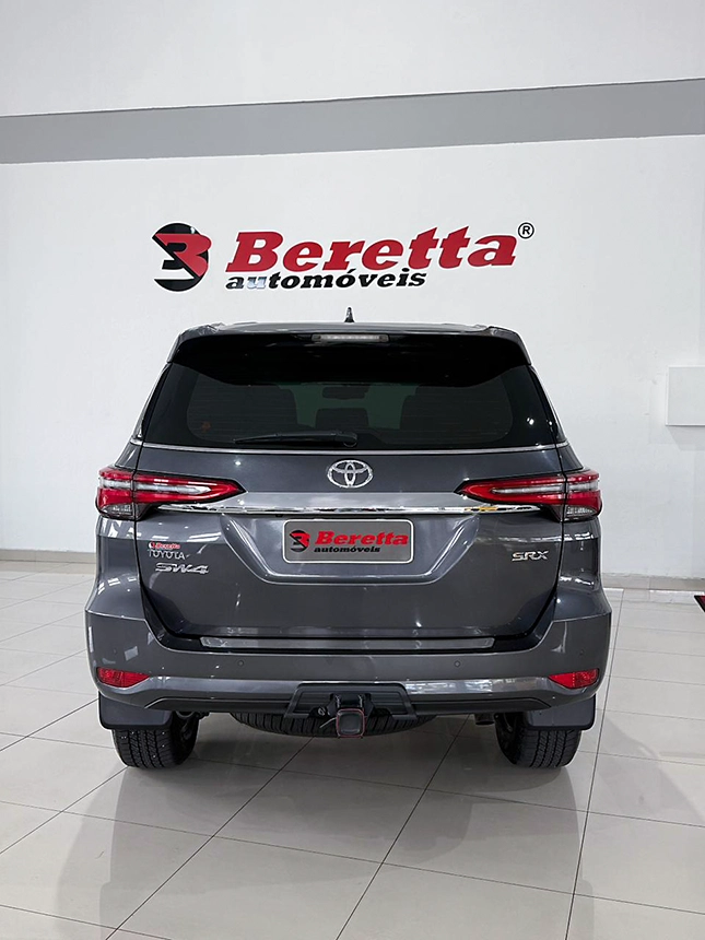 Camioneta toyota hilux swsrxa4fd 2023-3 na Beretta Automóveis em Criciúma